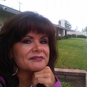 Meet your Posher, Elaine